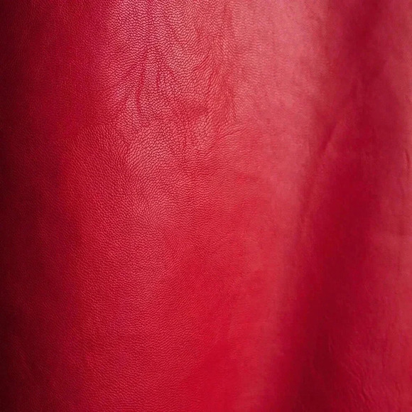 Red Casual Women's Cropped Crew Neck Top - Picture 6 of 7